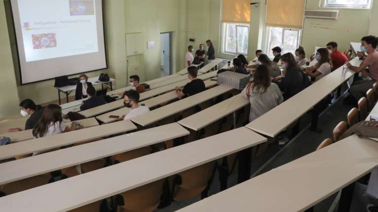 Απόφοιτοι καταγγέλλουν ιδιωτικά κολλέγια για πτυχία που δεν είναι αναγνωρισμένα στην Ελλάδα