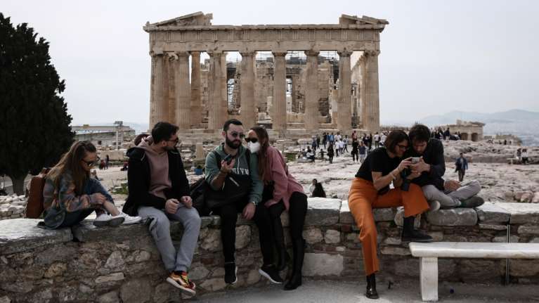 Κορονοϊός: Στα ύψη πάλι με 28.933 νέα κρούσματα σήμερα - 49 θάνατοι και 351 διασωληνωμένοι