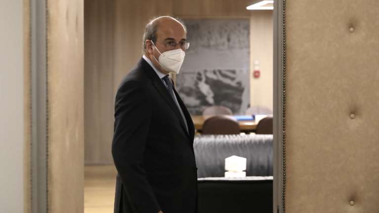 Κωστής Χατζηδάκης: Από 160 έως και 691 ευρώ, το όφελος για τους εργαζόμενους από τη μείωση των ασφαλιστικών εισφορών