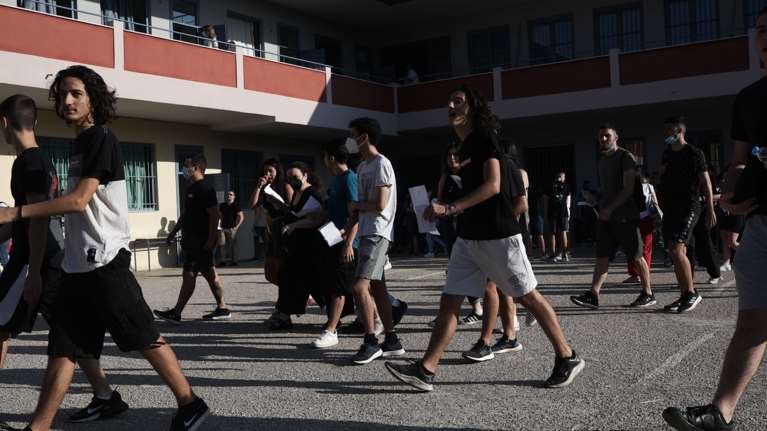 Κορονοϊός: Χωρίς μάσκες το άνοιγμα των σχολείων - Τι θα συμβεί όταν ένας μαθητής βρεθεί θετικός [Βίντεο]