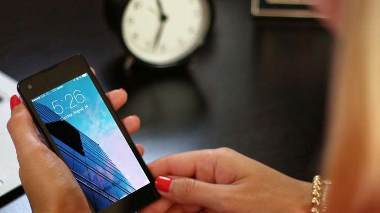 Σοκάρει καταγγελία ασκούμενης σε βάρος γνωστού δικηγόρου: &quot;Με εξύβρισε χυδαία, με χαστούκισε και μου τράβηξε τα μαλλιά&quot;