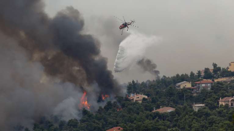Φωτιές: Όλες οι εξελίξεις για τα μέτωπα σε Εύβοια, Κόρινθο, Πάρνηθα και Ηλεία - Καλύτερη η εικόνα
