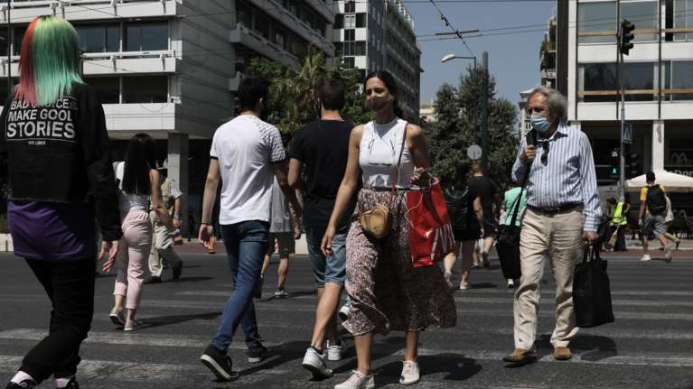 Ρύθμιση 240 δόσεων: Τα μυστικά και οι παγίδες - Πώς θα τακτοποιηθούν &quot;πακέτο&quot; οφειλές σε τράπεζες, εφορία &amp; ταμεία