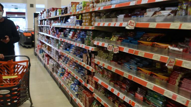 Αυτά είναι τα προϊόντα και οι υπηρεσίες που θα έχουν ΦΠΑ 13% - Αναλυτικός κατάλογος