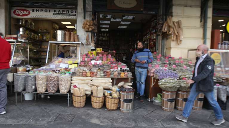 Οι τρεις παράγοντες που ξεκλειδώνουν το lockdown: Σταδιακά το λιανεμπόριο - Σχολεία από το 2021