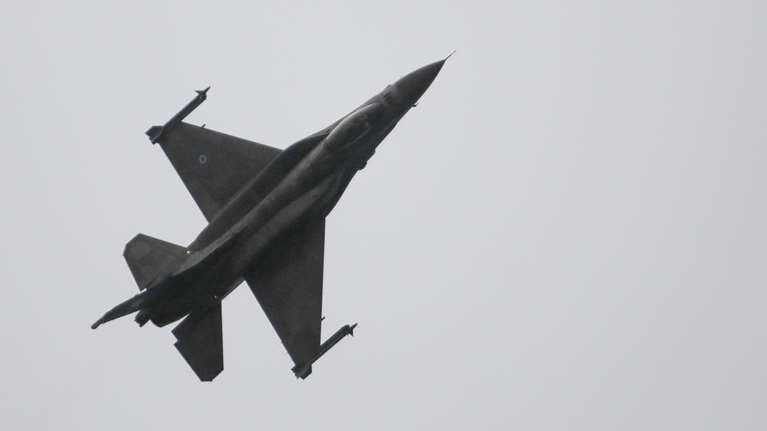 Ανδραβίδα: Βρέθηκαν τα συντρίμμια του Φάντομ- Δεν είδαν να πέφτουν με αλεξίπτωτο οι δυο πιλότοι, συνεχίζεται η έρευνα