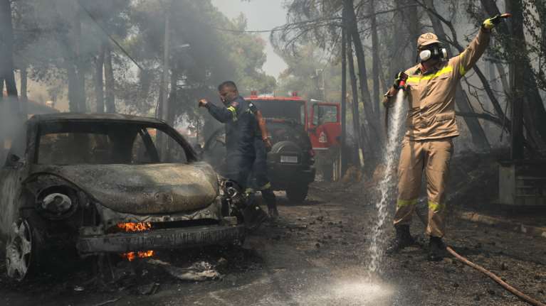Φωτιά στη Σταμάτα: &quot;Θα είχαμε νέο Μάτι αν δεν είχαν γίνει οι καθαρισμοί&quot; - Συνελήφθη 63χρονος μελισσοκόμος [Βίντεο]