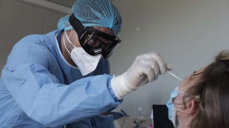 Κορονοϊός: 233 νέα κρούσματα σήμερα - Στους 273 οι νεκροί