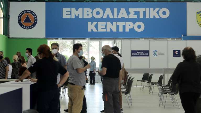 Κορονοϊός: Την Παρασκευή ανοίγει η πλατφόρμα για όλα τα εμβόλια στους 40-44