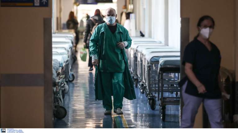 Βρέφος 23 ημερών με κορονοϊό στο νοσοκομείο του Ρίου - Ανησυχία για την αύξηση των νοσηλειών στα παιδιά