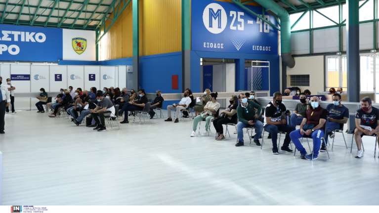 Κορονοϊός: Θα εμβολιαστούν και οι 16άρηδες μέσα στο καλοκαίρι- Τον Ιούνιο αλλά όχι με AstraZeneca ο εμβολιασμός των 20-29 ετών