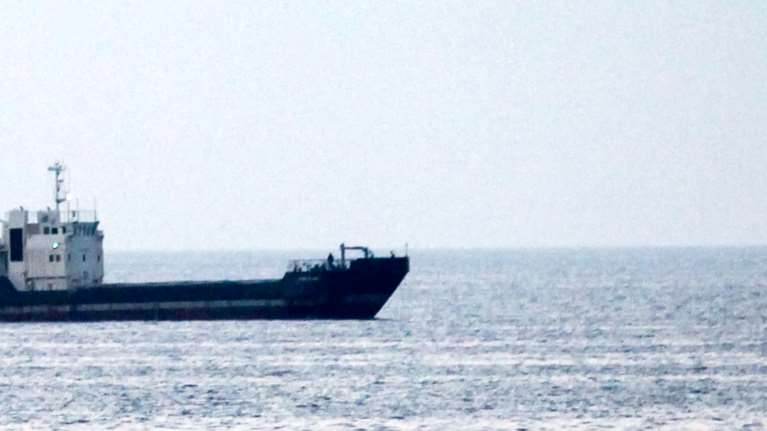 Χαλκιδική: Σώος ο ένας από τους δύο αγνοούμενους – Εντοπίστηκε ζωντανός από φορτηγό πλοίο μετά από 18 ώρες στη θάλασσα