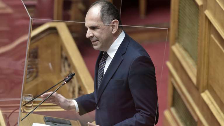 Γεραπετρίτης: Ποιο είναι το σχέδιο της σταδιακής άρσης των μέτρων - Τι θα γίνει με τη μετακίνηση εκτός νομού