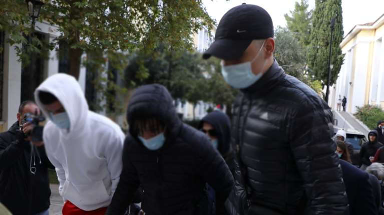 Μαχαίρωμα στη Λένορμαν: Σε 28 μήνες φυλάκιση καταδικάστηκε ο τράπερ Thug Slime - &quot;Ήρθαν να με σφάξουν χωρίς κανένα λόγο&quot;