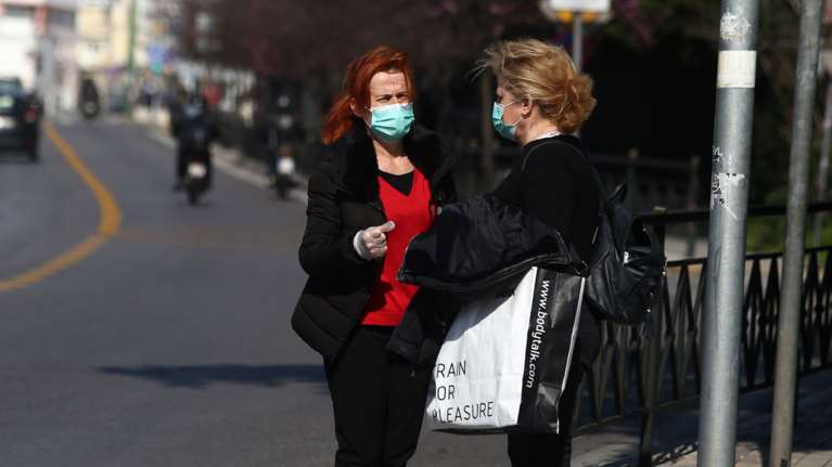 Κορονο - γκάλοπ: Το 50% πιστεύει πως θα κολλήσει - Το 87% στηρίζει τις ενέργειες Μητσοτάκη