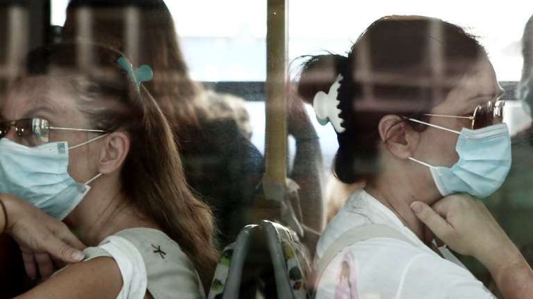 Κορονοϊός: Ανησυχία για την Αττική και την έξαρση κρουσμάτων σε ηλικίες κάτω των 40