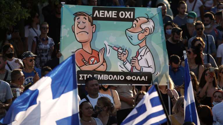 Φάμπρικα απάτης από αντιεμβολιαστές: Εννέα ύποπτες ιστοσελίδες στο στόχαστρο της Δίωξης - Πώς &quot;πουλάνε&quot; νομικά όπλα