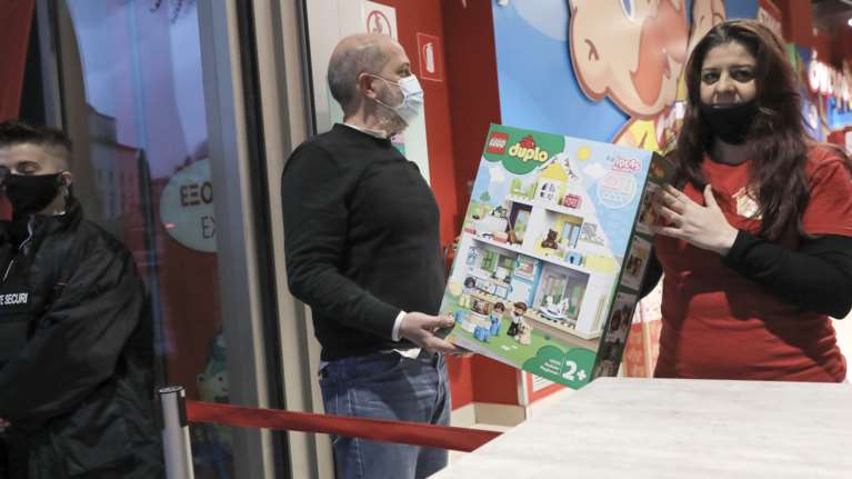 Λιανεμπόριο: Ερχονται click away και click inside στην Αθήνα από το Σάββατο