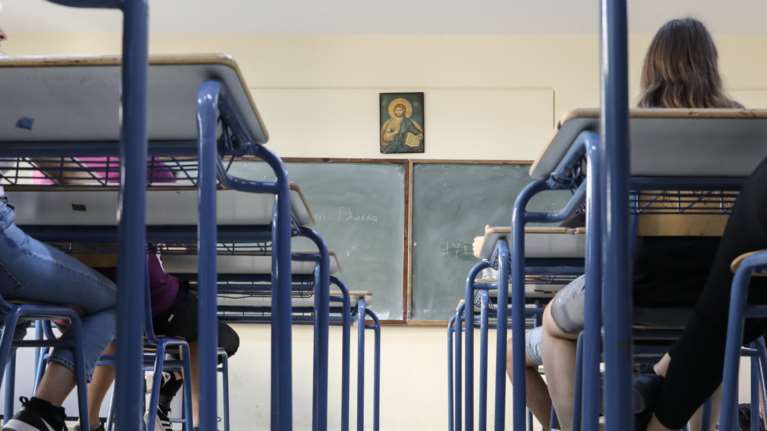 Οδηγός για τις Πανελλήνιες 2021: Τι επιτρέπεται και τι απαγορεύεται μέσα στην τάξη - Πότε μηδενίζεται το γραπτό