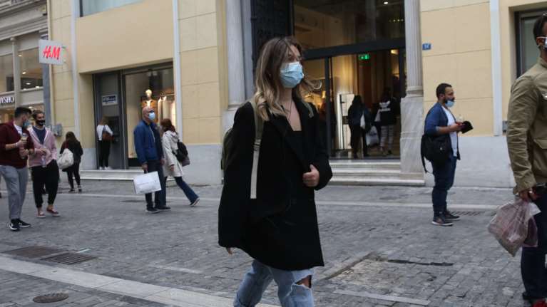 &quot;Πράσινο φως&quot; από τους λοιμωξιολόγους: Ανοίγει Δευτέρα το λιανεμπόριο, με click away και ραντεβού in shop
