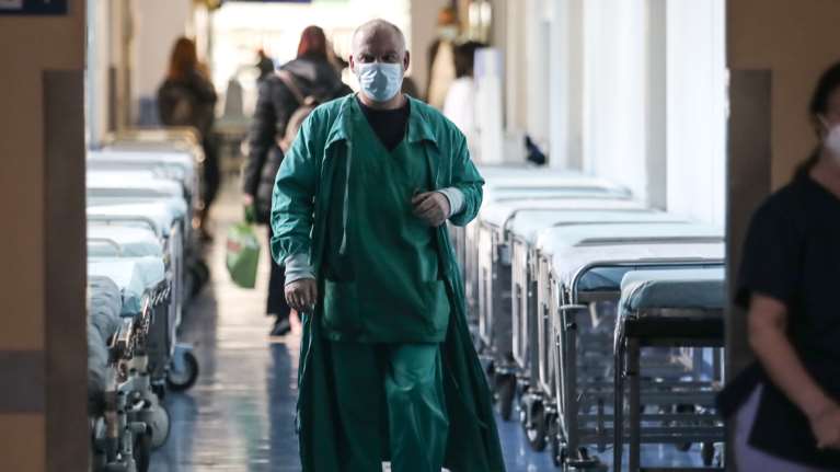 Κορονοϊός: Στα 15.823 τα νέα κρούσματα κορονοϊού – 52 νεκροί και 357 διασωληνωμένοι