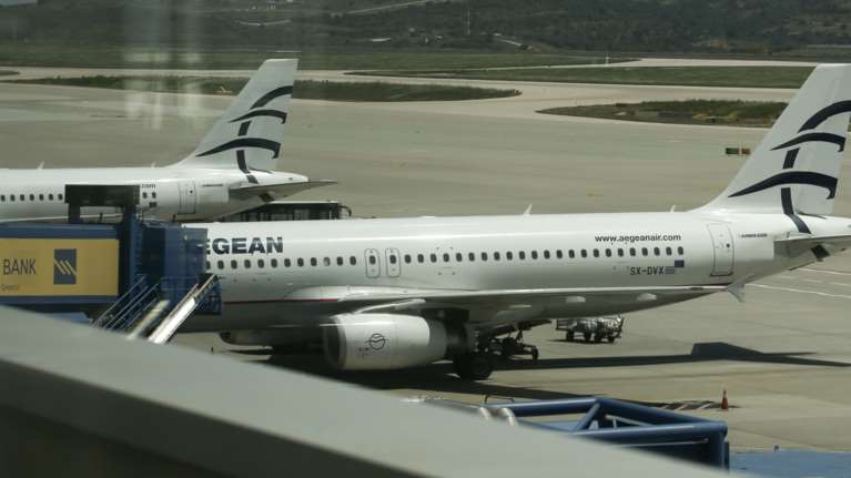 Για ποιες χώρες και έως πότε παρατείνεται η αναστολή πτήσεων από και προς την Ελλάδα