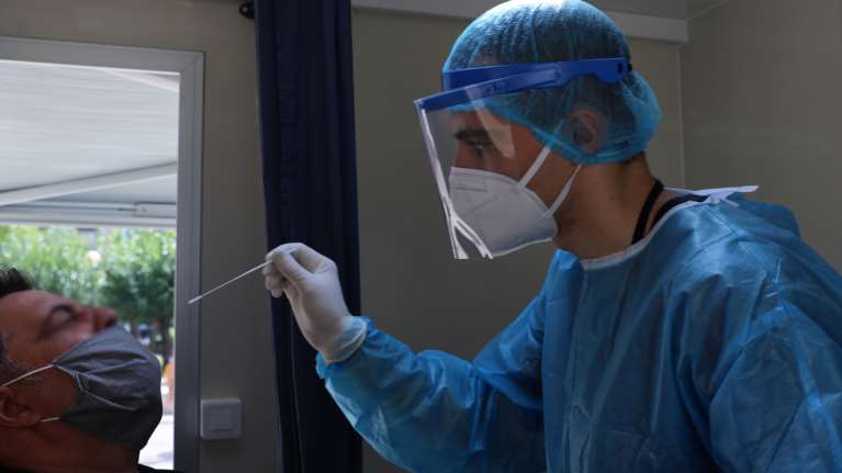 Κορονοϊός: Σε ΦΕΚ τα έκτακτα μέτρα που ισχύουν από απόψε στην Αττική