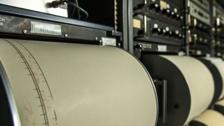 Ανησυχία για το μπαράζ μικρών σεισμών τη νύχτα στην Αττική - Τρεις δονήσεις σε διάστημα 10 λεπτών