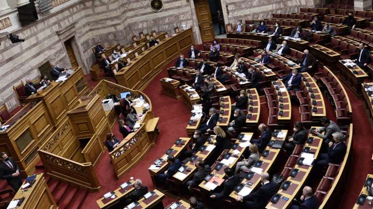 Πρόταση δυσπιστίας- Live: Σε εξέλιξη η ψηφοφορία στη Βουλή