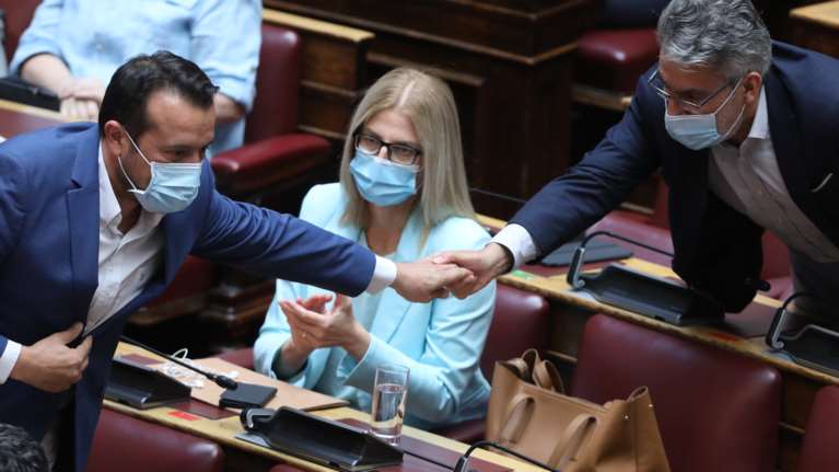 Παραπέμπεται στο Ειδικό Δικαστήριο με 178 ψήφους ο πρώην υπουργός Νίκος Παππάς