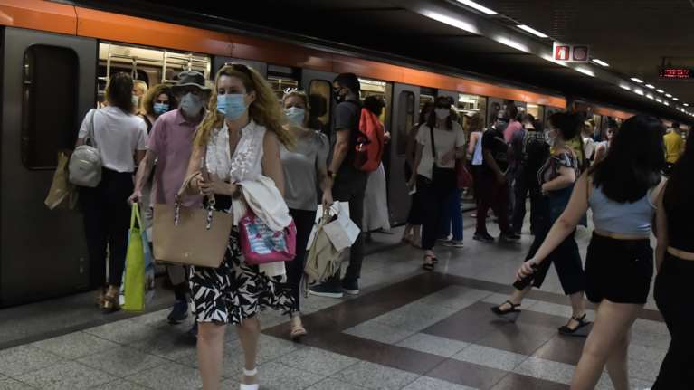 Κορονοϊός: Ολες οι αλλαγές των δρομολογίων σε Μετρό, λεωφορεία και τρόλεϊ