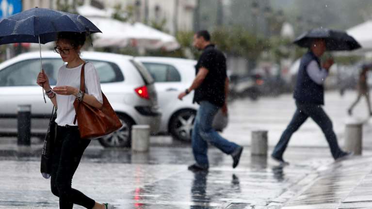 Έντονη βροχόπτωση τη νύχτα και στην Αττική - Που θα σημειωθούν ακραία φαινόμενα σήμερα