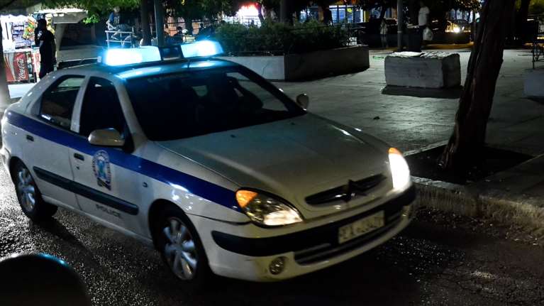 Καλαμάτα: Οι Αρχές ψάχνουν 16χρονο που μαχαίρωσε 42χρονο έξω από νυχτερινό μαγαζί - Είναι γιος βαρυποινίτη