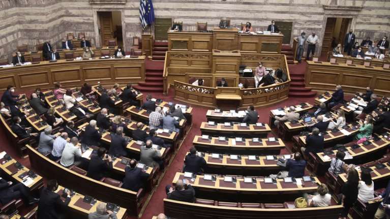 Βουλή: Με 158 &quot;ναι&quot; υπερψηφίστηκε το νομοσχέδιο για το νέο σχολείο