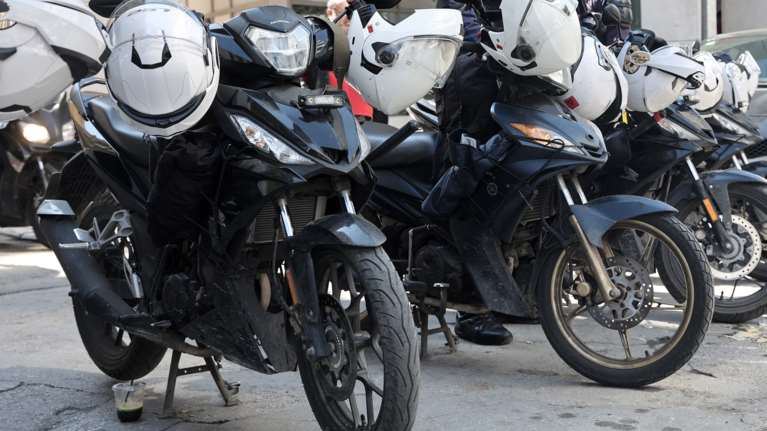 Πάτρα: Συνελήφθησαν 7 άτομα από τον αντιεξουσιαστικό χώρο - Συμμετείχαν σε ληστείες τραπεζών, ΕΛΤΑ και σούπερ μάρκετ