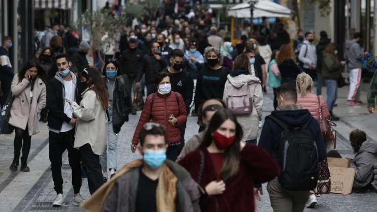 Μειώνεται ο αριθμός των πελατών σε σούπερ μάρκετ και καταστήματα – Στο τραπέζι νέοι περιορισμοί για ανεμβολίαστους