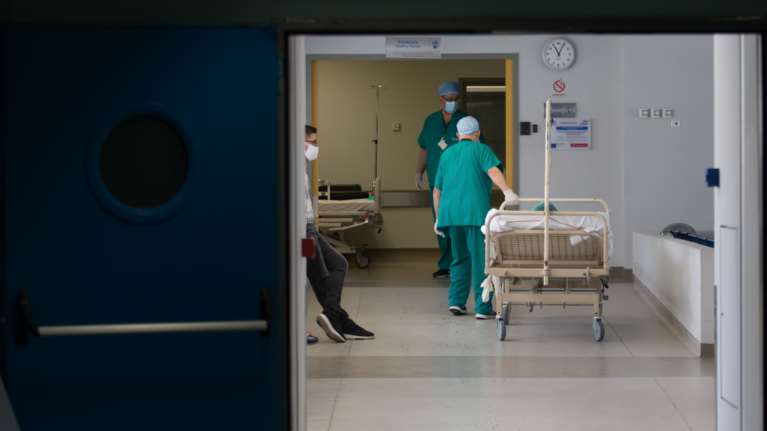 Κορονοϊός: Νεκρός 75χρονος από τον Αμπελώνα - 279 τα θύματα στη χώρα