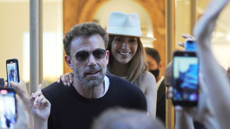 Προβλήματα στον παράδεισο; Η Λόπεζ και ο Άφλεκ καβγαδίζουν σε εστιατόριο λίγες μέρες μετά τον γάμο