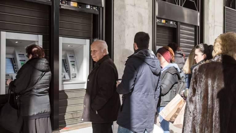 Πριν το Πάσχα η καταβολή επιδόματος έως 300 ευρώ στους συνταξιούχους- Πώς αναβιώνει η ρύθμιση των 120 δόσεων στην εφορία