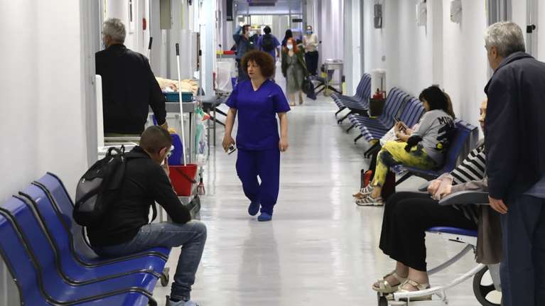 Καταγγελία για παρόμοιο λάθος με το Τζάνειο και παρολίγο θάνατο 45χρονης: Χορήγησαν άλλη ομάδα αίματος -  "Δεν μας το είπαν"