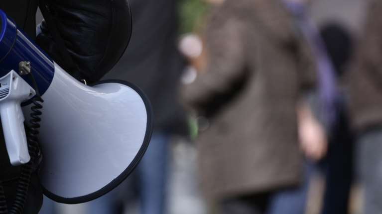 "Παραλύει" σήμερα η Αθήνα: Ποιοι συμμετέχουν στην 24ωρη απεργία - Πώς θα κινηθούν τα ΜΜΜ, τι ισχύει για σχολεία και νοσοκομεία