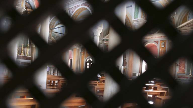 Σκάνδαλο στην Καθολική Εκκλησία: Ο επιχειρηματίας με τα νυχτερινά μαγαζιά που &quot;μαδούσε&quot; κληρικούς - Το βαρύ παρελθόν του