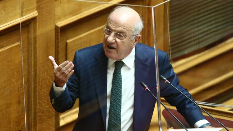 Απίστευτη δήλωση Αθανασίου: "Όταν ένας πατέρας και μια μάνα χάνει το παιδί του, με μία λέξη μπορείς να το χαρακτηρίσεις: Μητσοτάκης"