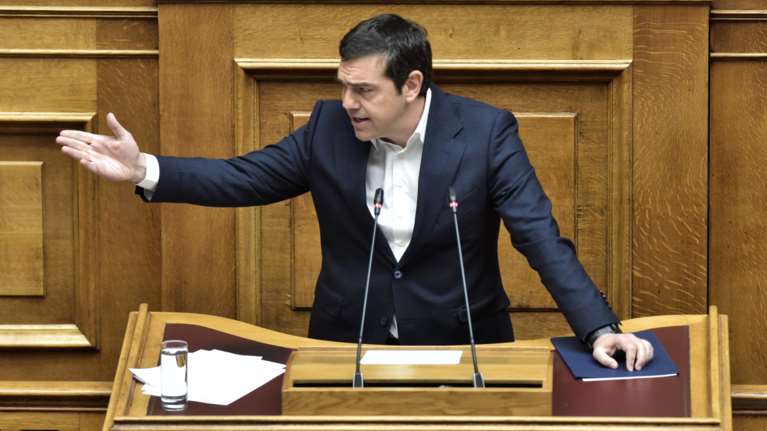 Τσίπρας: Γιατί παίρνετε το ρίσκο να ανοίξουν τα σχολεία;