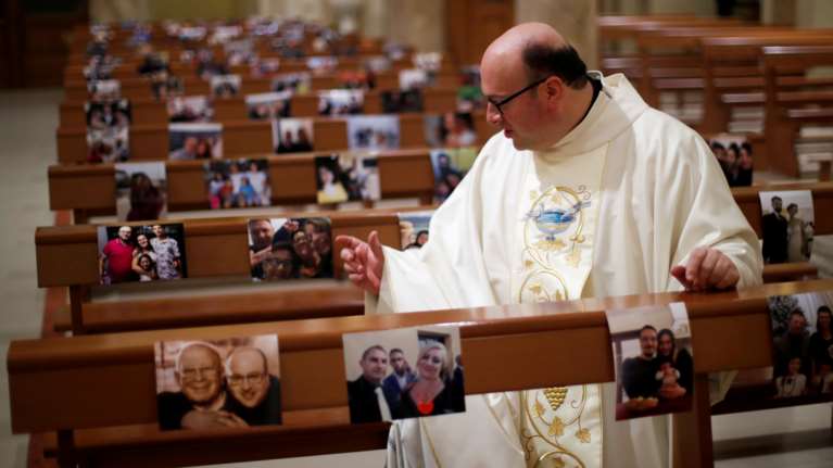 Κορονοϊός: Εσπασε το "φράγμα" των 20.000 νεκρών η Ιταλία - 566 θάνατοι σε ένα 24ωρο