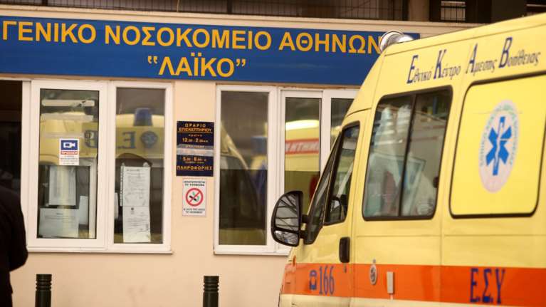 Κορονοϊός: Πρώτο επιβεβαιωμένο κρούσμα στο ΕΚΑΒ