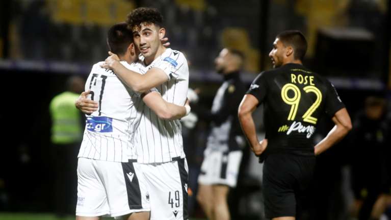 Superleague: Άλωσε το &quot;Βικελίδης&quot; ο ΠΑΟΚ και έπιασε τον Άρη στη δεύτερη θέση - Γλίτωσε στο 92&#39; η ΑΕΚ