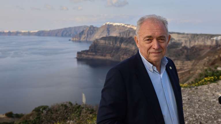 Σεισμοί στη Σαντορίνη: Καθησυχαστικός ο Λέκκας - "Μπορεί να δούμε τσουνάμι αλλά θα είναι μικρό" [βίντεο]