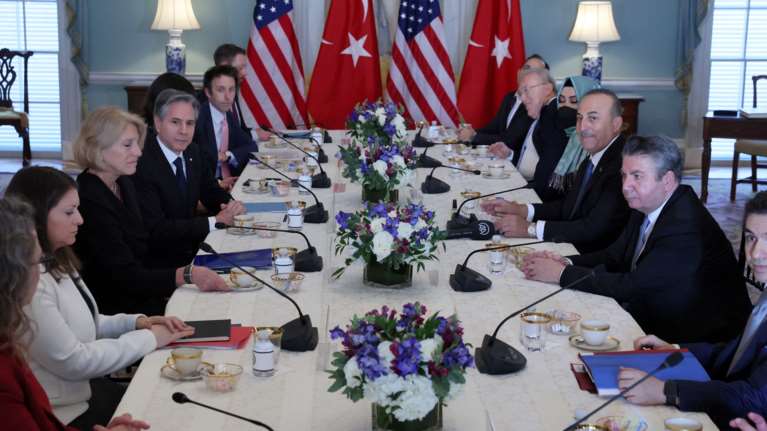 Τσαβούσογλου σε Μπλίνκεν: Οι ΗΠΑ να διατηρήσουν πολιτική ίσων αποστάσεων απέναντι σε Τουρκία και Ελλάδα