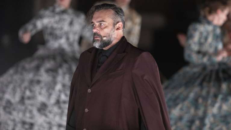 Αργύρης Ξάφης: Το απίστευτο περιστατικό σε παράσταση με την Καραμπέτη - &quot;Άρχισαν να πετάνε αβγά στην σκηνή&quot; [βίντεο]